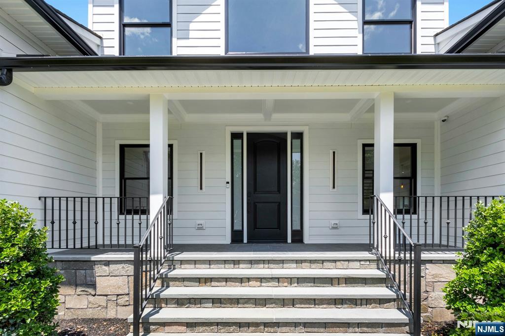 Homes for sale in Ramsey, NJ | 35 Lillian Ct, Ramsey, NJ 07446 | MLS# 25031176