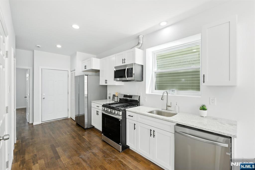 Homes for sale in Newark, NJ | 196 Malvern St, Newark, NJ 07105 | MLS# 25031187