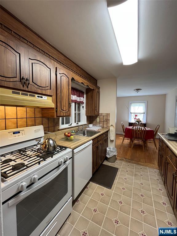 Homes for sale in Clifton, NJ | 32 Greendale Rd, Clifton, NJ 07013 | MLS# 25031257