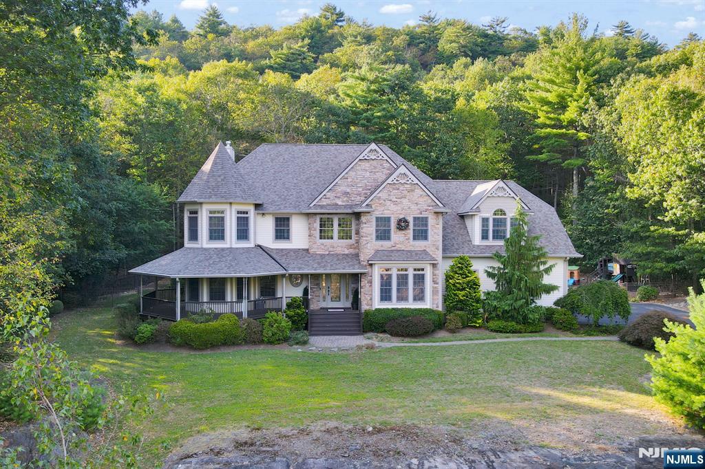 Homes for sale in West Milford, NJ | 47 Christine Ct, West Milford, NJ 07480 | MLS# 25031266