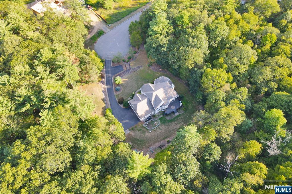 Homes for sale in West Milford, NJ | 47 Christine Ct, West Milford, NJ 07480 | MLS# 25031266