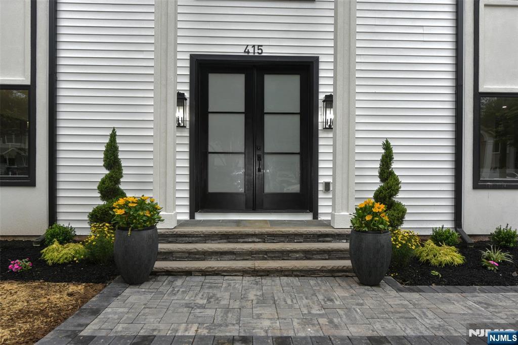 $1,799,999 Colonial