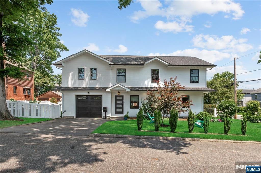 Homes for sale in Bergenfield, NJ | 21 Briarcliffe Rd, Bergenfield, NJ 07621 | MLS# 25031330