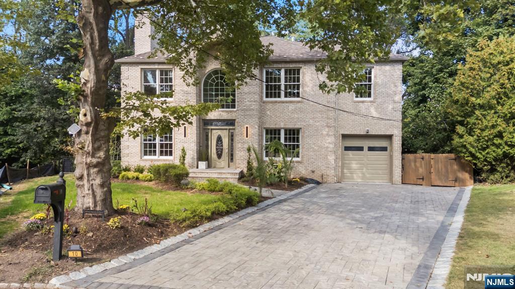 Homes for sale in Livingston, NJ | 10 Elmwood Ct, Livingston, NJ 07039 | MLS# 25031336