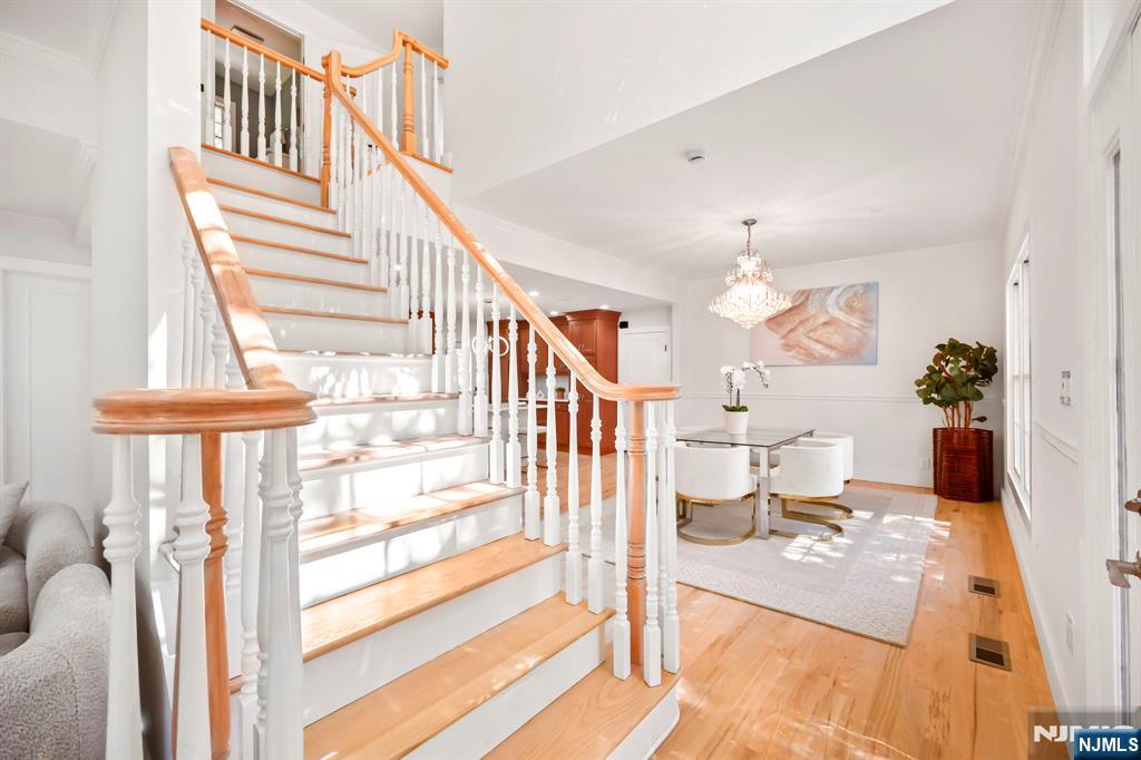 Homes for sale in Livingston, NJ | 10 Elmwood Ct, Livingston, NJ 07039 | MLS# 25031336