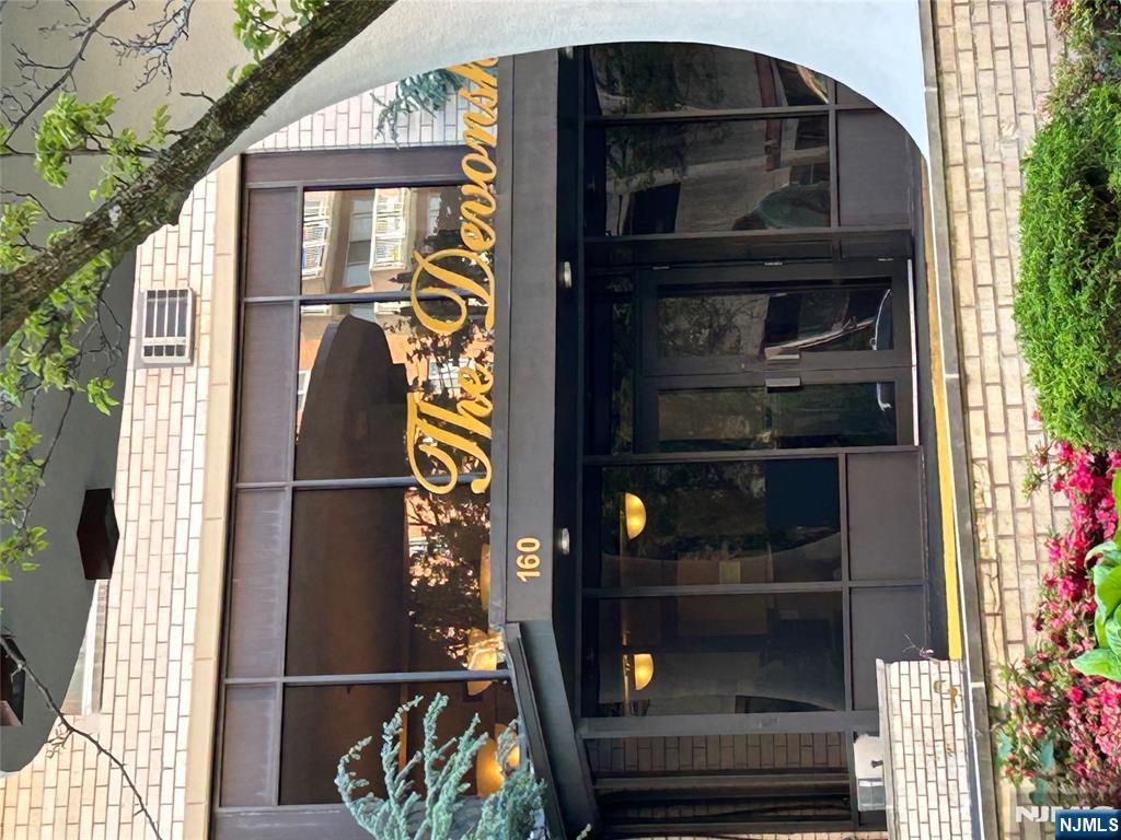 Homes for sale in Hackensack, NJ | 160 Overlook Ave #2C, Hackensack, NJ 07601 | MLS# 25031341