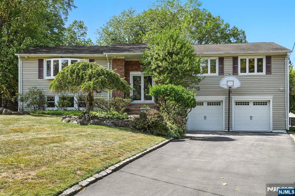 Homes for sale in Livingston, NJ | 22 Tilden Ct, Livingston, NJ 07039 | MLS# 25031343