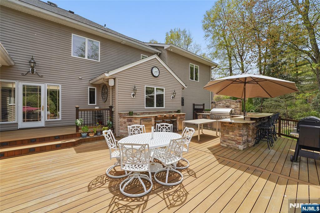 Homes for sale in Mahwah, NJ | 26 Hampshire Rd, Mahwah, NJ 07430 | MLS# 25031363