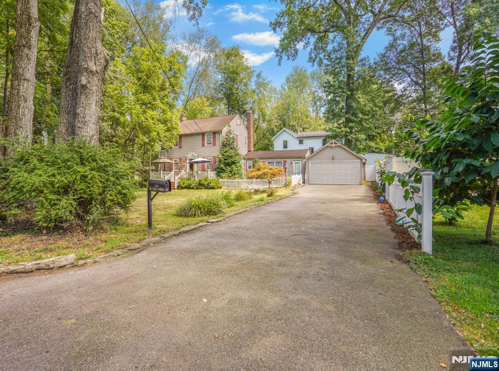 Homes for sale in Closter, NJ | 51 Julia St, Closter, NJ 07624 | MLS# 25031427