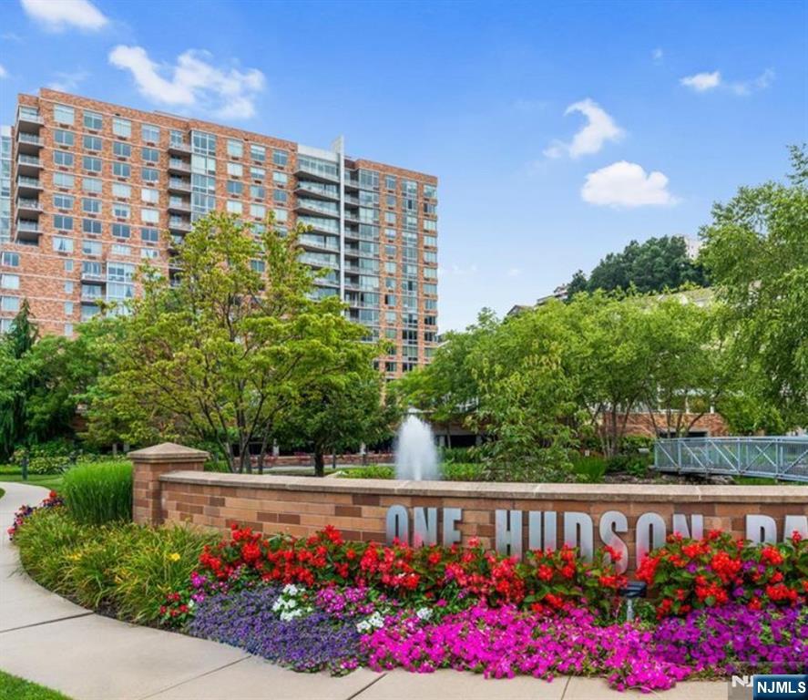 $659,900 Condo
