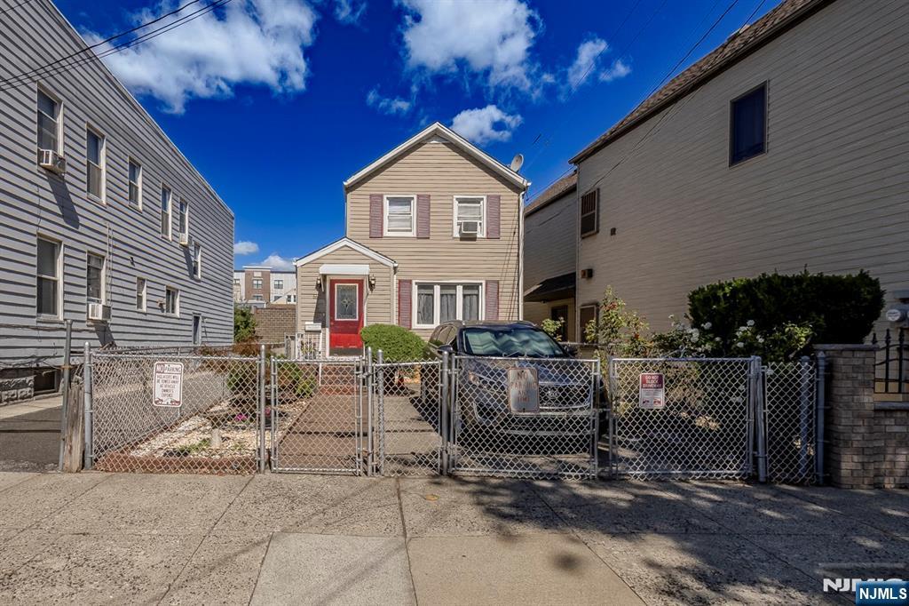 $549,000 Colonial