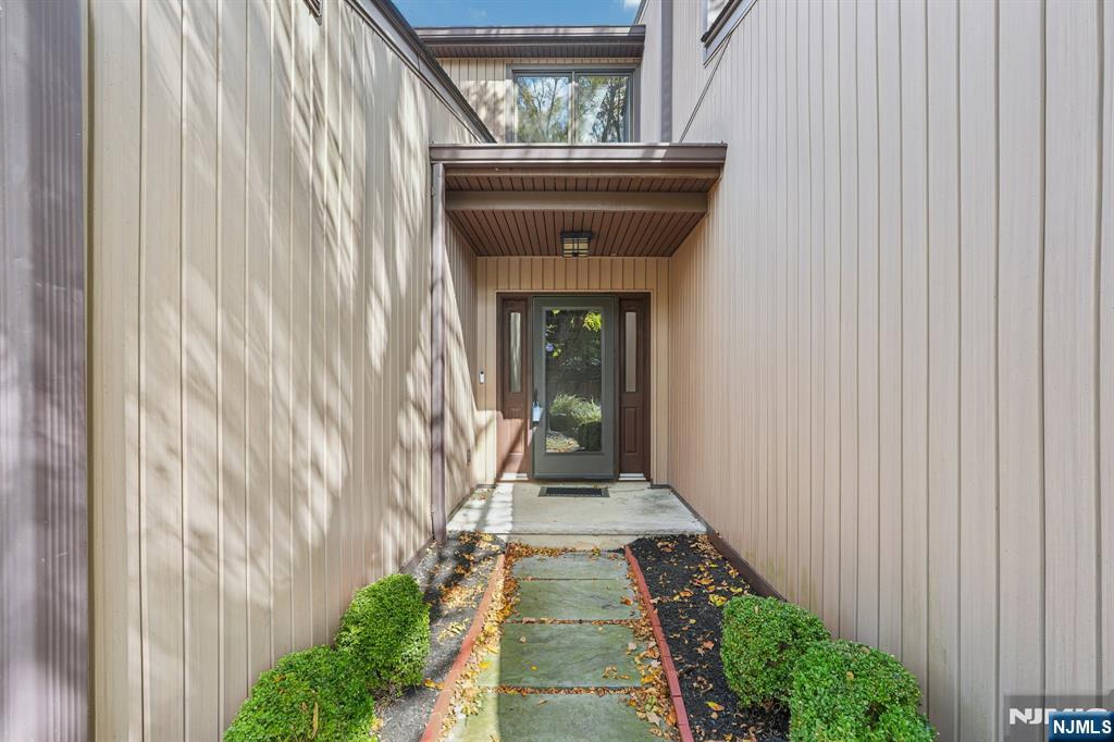 Homes for sale in Wayne, NJ | 29 Pond Cir #15, Wayne, NJ 07470 | MLS# 25031517