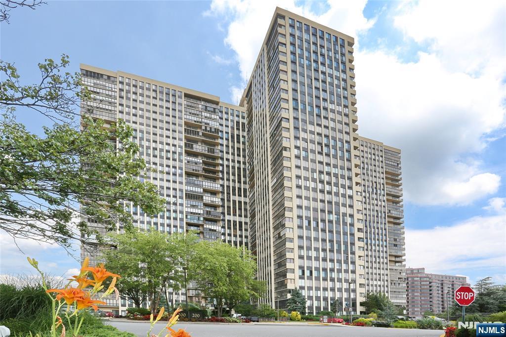 Homes for sale in Cliffside Park, NJ | 200 Winston Dr #2116, Cliffside Park, NJ 07010 | MLS# 25031530