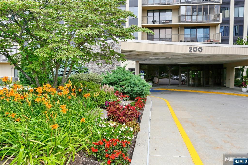 Homes for sale in Cliffside Park, NJ | 200 Winston Dr #2116, Cliffside Park, NJ 07010 | MLS# 25031530