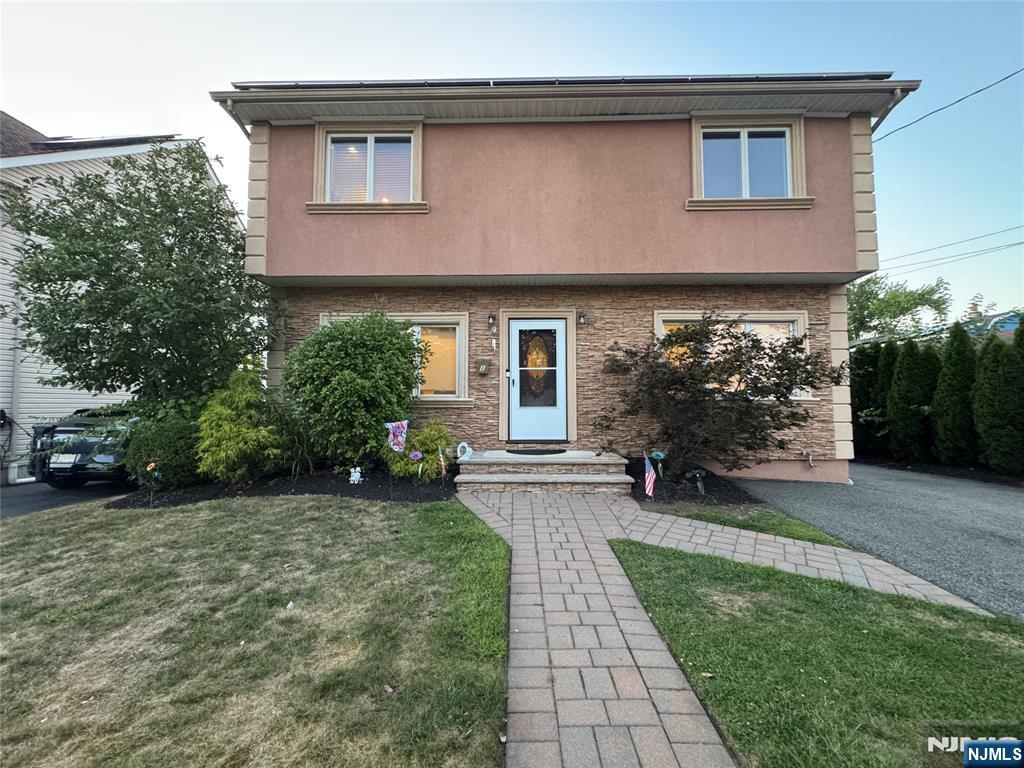 $675,000 Colonial