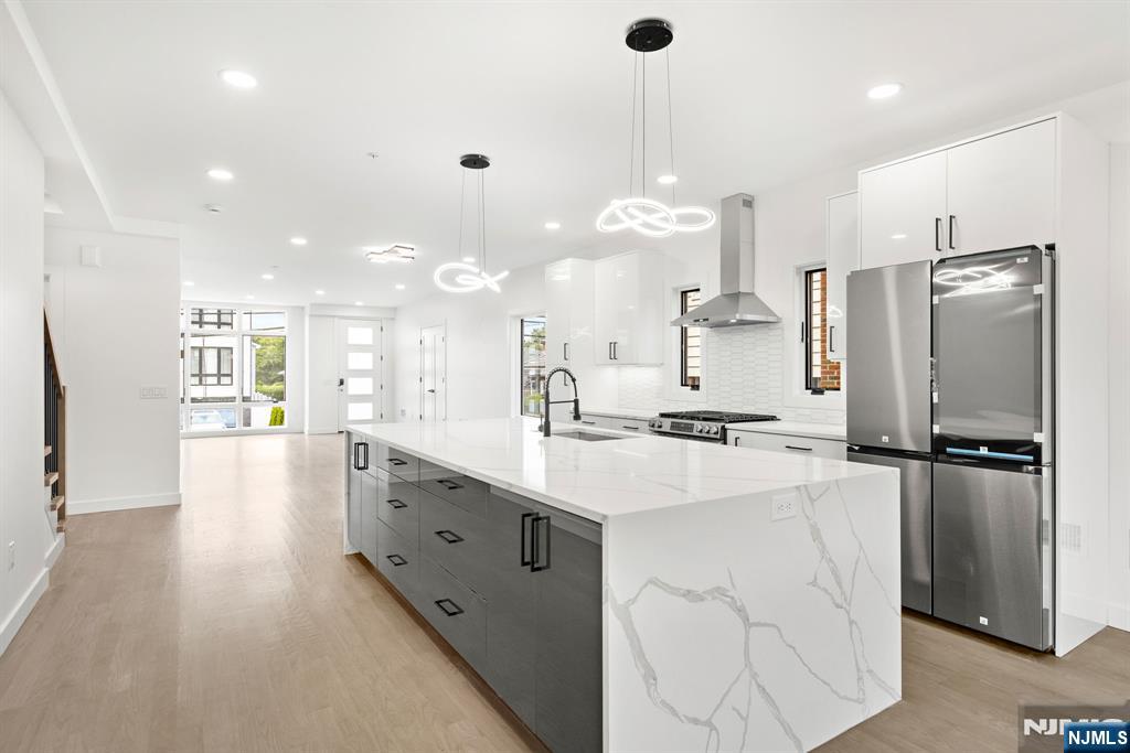 Homes for sale in Cliffside Park, NJ | 93 Crescent Ave, Cliffside Park, NJ 07010 | MLS# 25031538