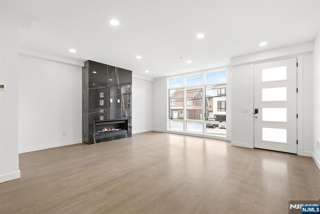 Homes for sale in Cliffside Park, NJ | 93 Crescent Ave, Cliffside Park, NJ 07010 | MLS# 25031538