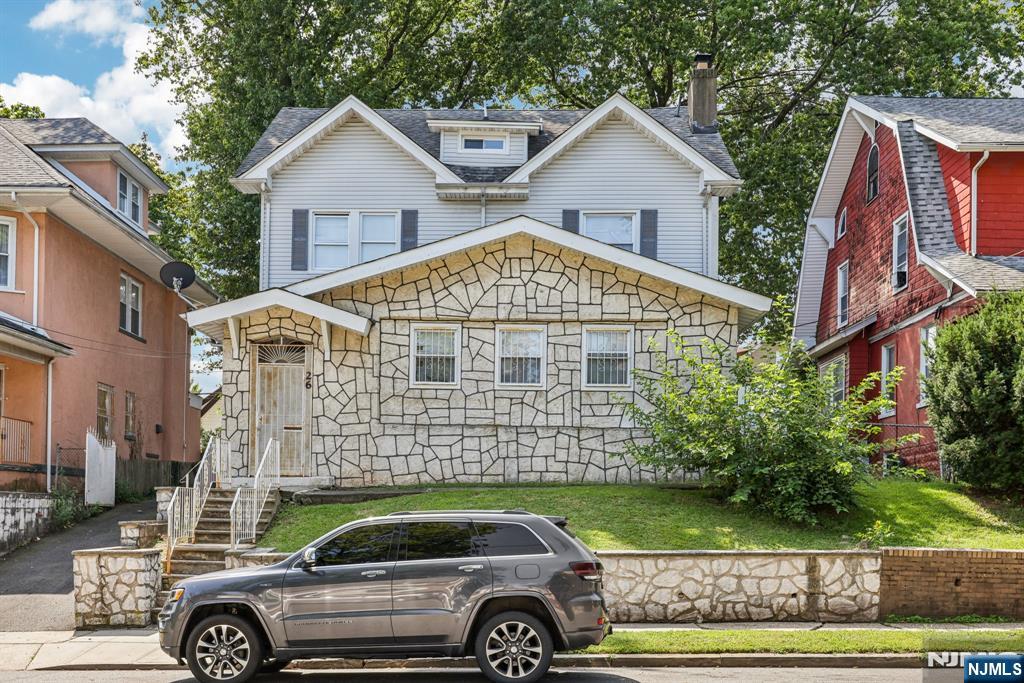 $584,900 Colonial