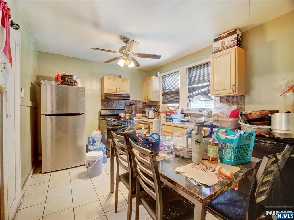 Homes for sale in Newark, NJ | 170 Oakland Ter, Newark, NJ 07106 | MLS# 25031561