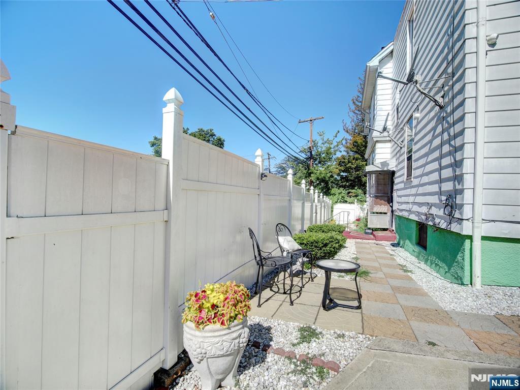 Homes for sale in Newark, NJ | 170 Oakland Ter, Newark, NJ 07106 | MLS# 25031561