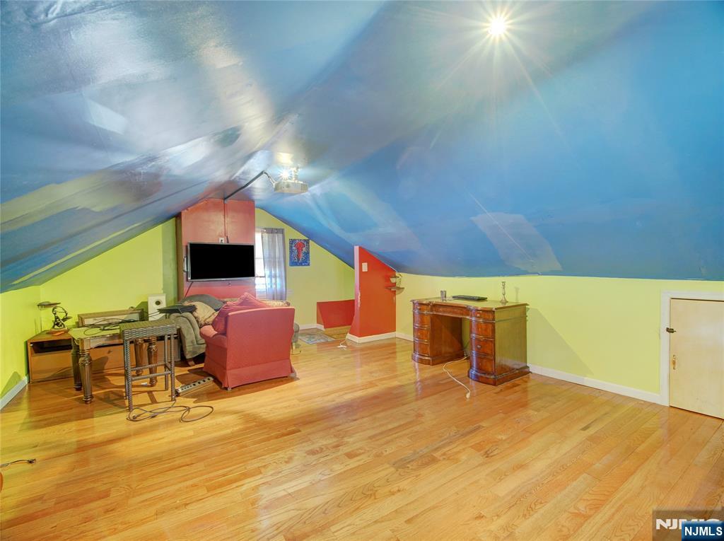 Homes for sale in Newark, NJ | 170 Oakland Ter, Newark, NJ 07106 | MLS# 25031561