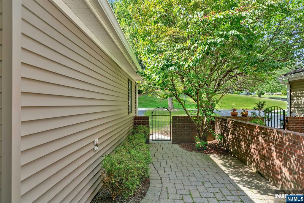 Homes for sale in Mahwah, NJ | 49 Litchult Ln, Mahwah, NJ 07430 | MLS# 25031563