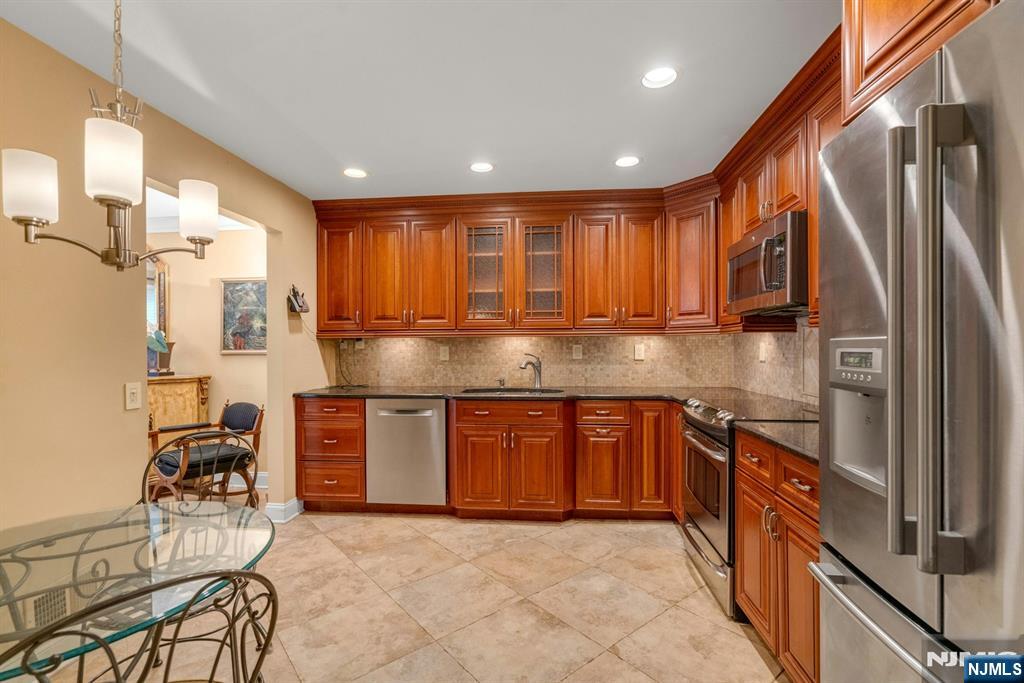 Homes for sale in Mahwah, NJ | 49 Litchult Ln, Mahwah, NJ 07430 | MLS# 25031563