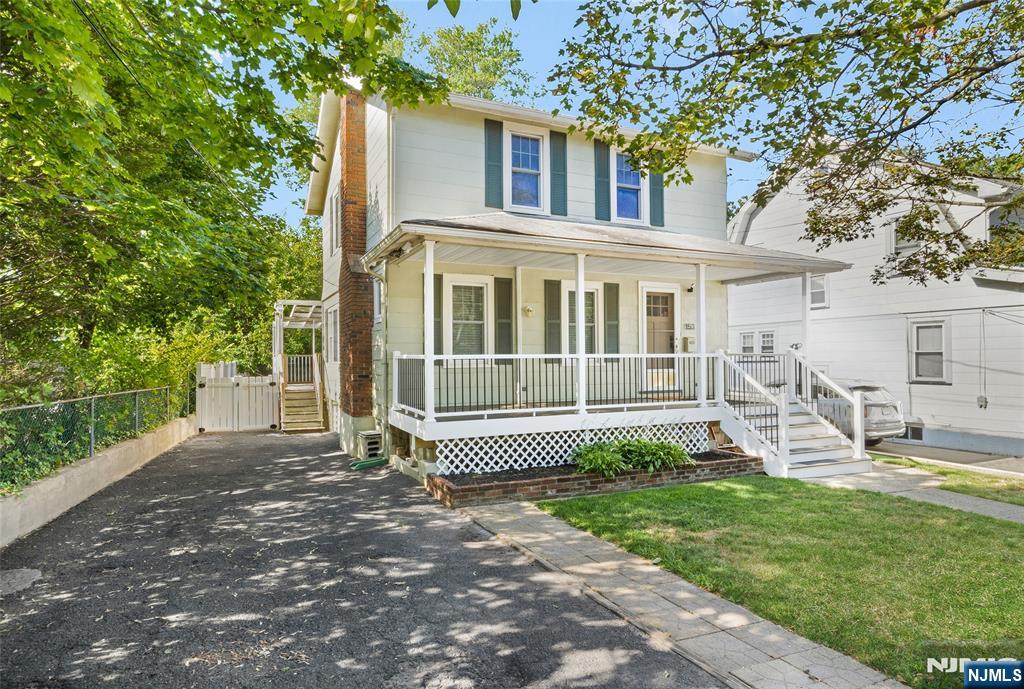 $629,900 Colonial
