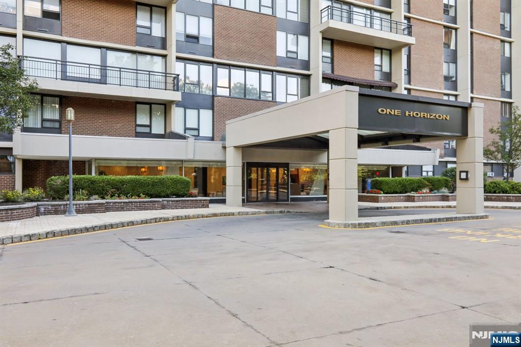 Homes for sale in Fort Lee, NJ | 1 Horizon St #PH 1, Fort Lee, NJ 07024 | MLS# 25031595