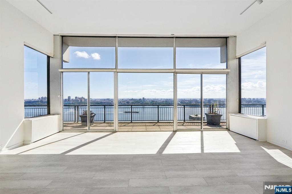 Homes for sale in Fort Lee, NJ | 1 Horizon St #PH 1, Fort Lee, NJ 07024 | MLS# 25031595