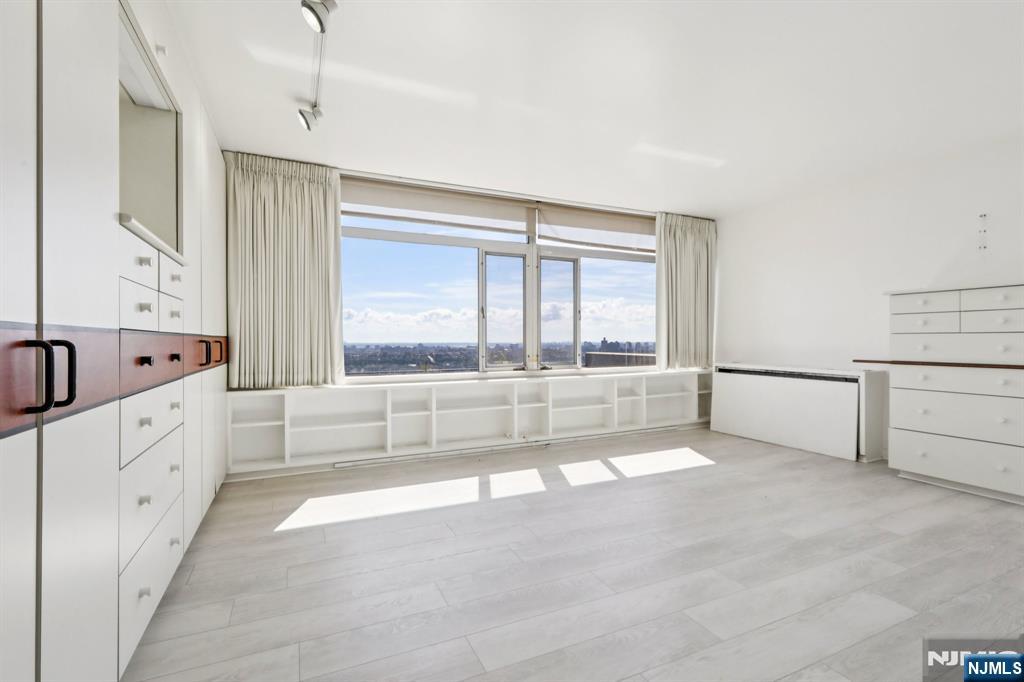 Homes for sale in Fort Lee, NJ | 1 Horizon St #PH 1, Fort Lee, NJ 07024 | MLS# 25031595