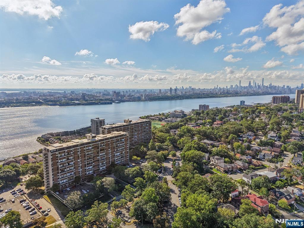 Homes for sale in Fort Lee, NJ | 1 Horizon St #PH 1, Fort Lee, NJ 07024 | MLS# 25031595