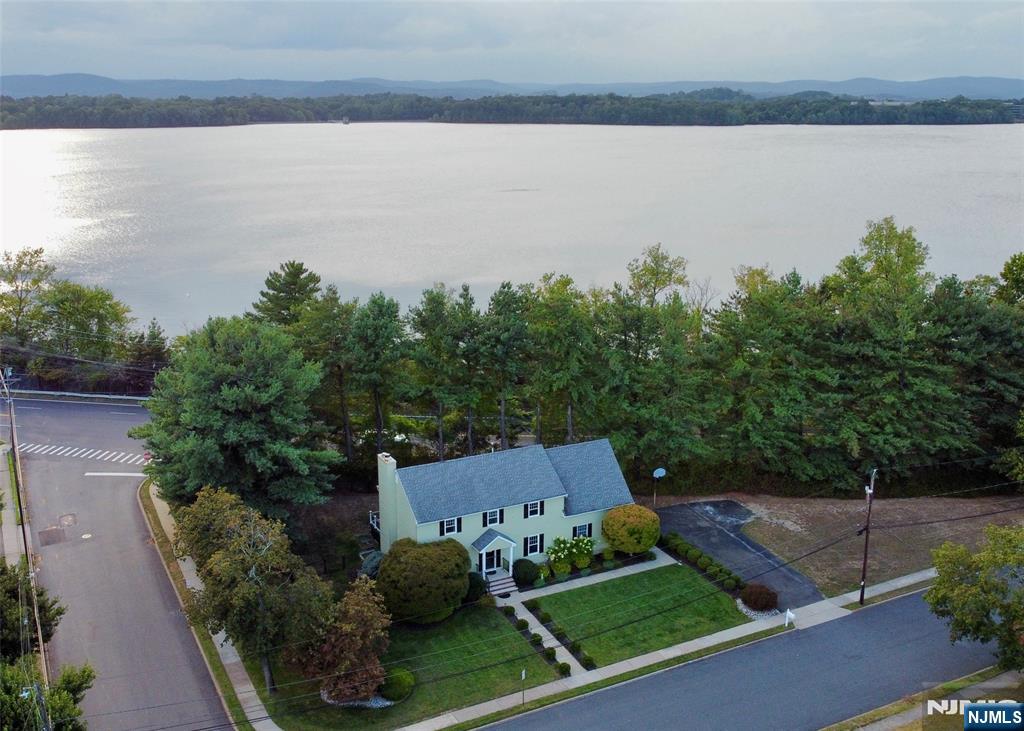 Homes for sale in Wayne, NJ | 3 Brandywine Rd, Wayne, NJ 07470 | MLS# 25031615