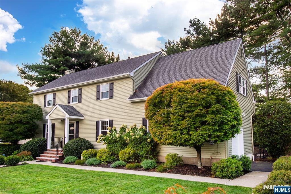 Homes for sale in Wayne, NJ | 3 Brandywine Rd, Wayne, NJ 07470 | MLS# 25031615