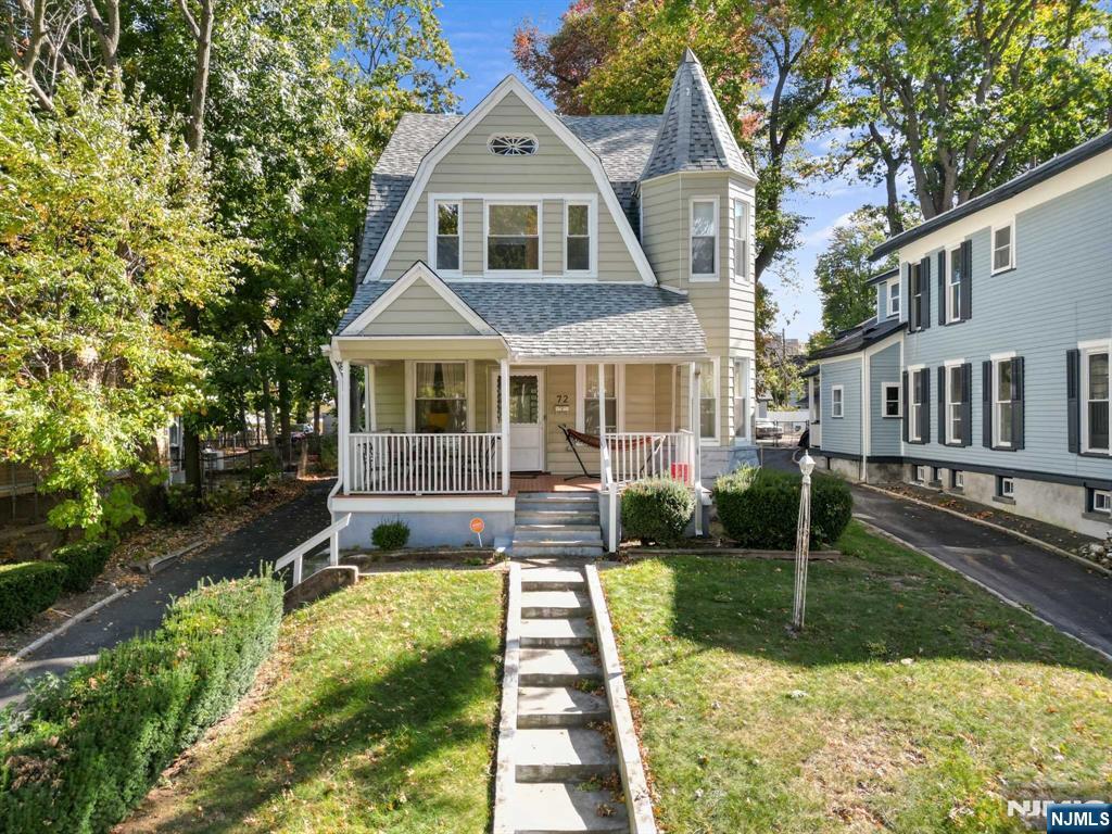 $595,000 Colonial
