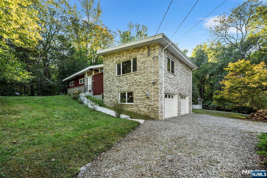 Homes for sale in Ringwood, NJ | 38 Tulip Ave, Ringwood, NJ 07456 | MLS# 25031633