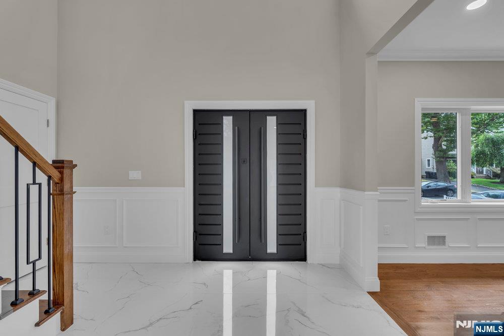 Homes for sale in Bergenfield, NJ | 55 Maiden Ln, Bergenfield, NJ 07621 | MLS# 25031650