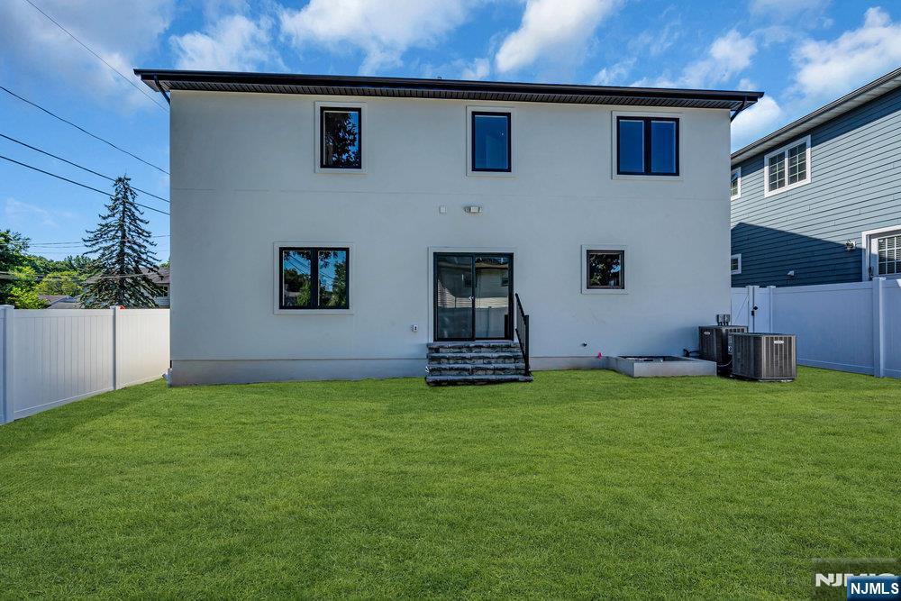 Homes for sale in Bergenfield, NJ | 55 Maiden Ln, Bergenfield, NJ 07621 | MLS# 25031650