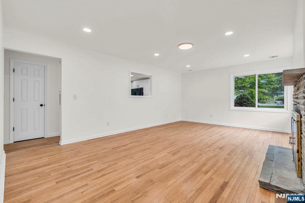 Homes for sale in Vernon, NJ | 55 Orchard Dr, Vernon, NJ 07462 | MLS# 25031681