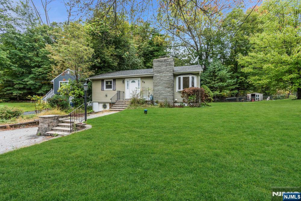 Homes for sale in Vernon, NJ | 55 Orchard Dr, Vernon, NJ 07462 | MLS# 25031681