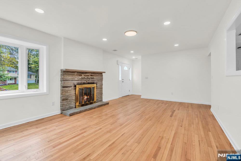 Homes for sale in Vernon, NJ | 55 Orchard Dr, Vernon, NJ 07462 | MLS# 25031681