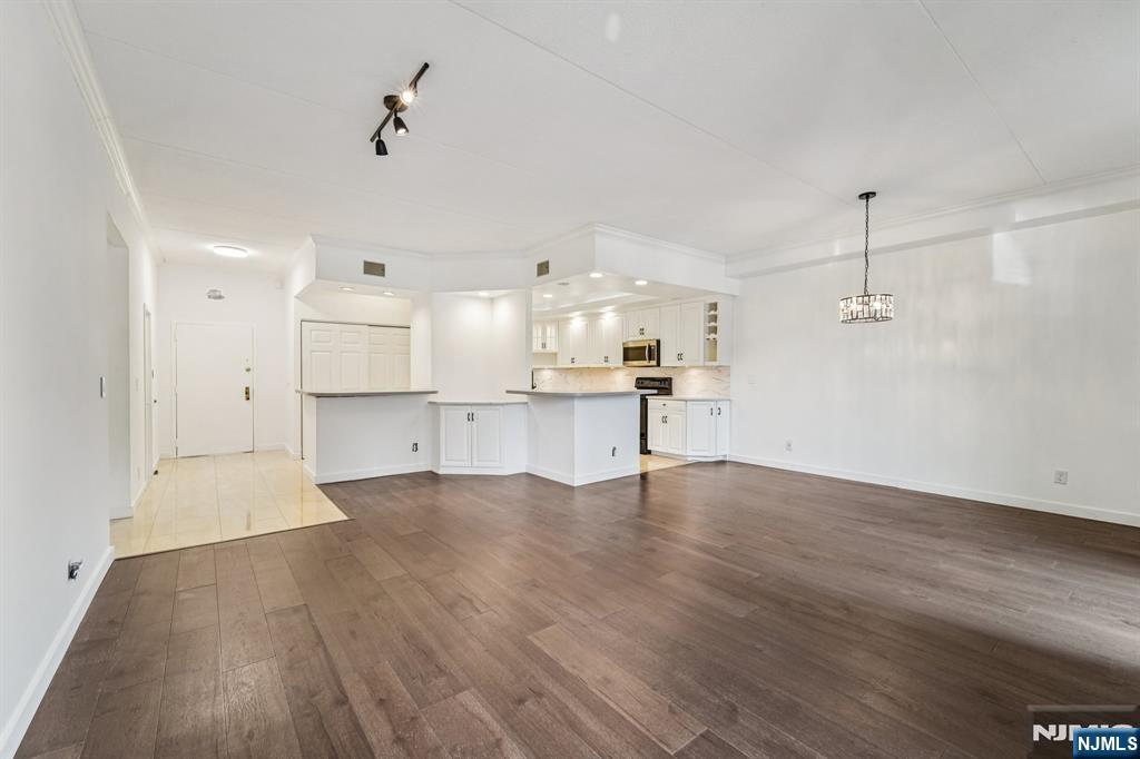 Homes for sale in Edgewater, NJ | 1077 River Rd #TH9, Edgewater, NJ 07020 | MLS# 25031748