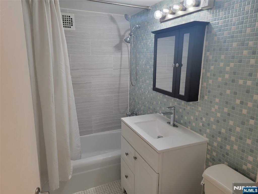 Homes for sale in Ridgefield Park, NJ | 265 Main St #206, Ridgefield Park, NJ 07660 | MLS# 25031765