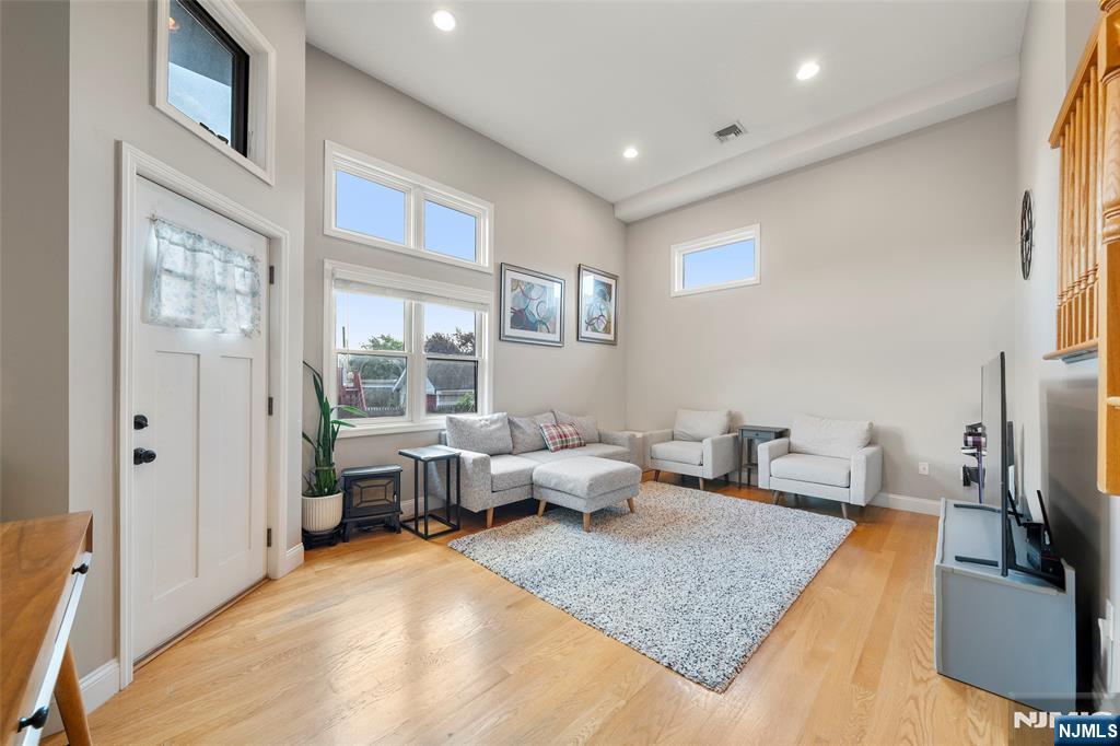 Homes for sale in Little Ferry, NJ | 17 Chamberlain Ave #B, Little Ferry, NJ 07643 | MLS# 25031770