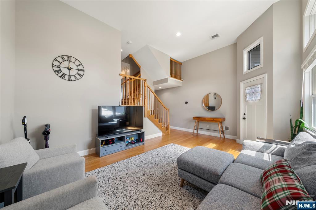 Homes for sale in Little Ferry, NJ | 17 Chamberlain Ave #B, Little Ferry, NJ 07643 | MLS# 25031770