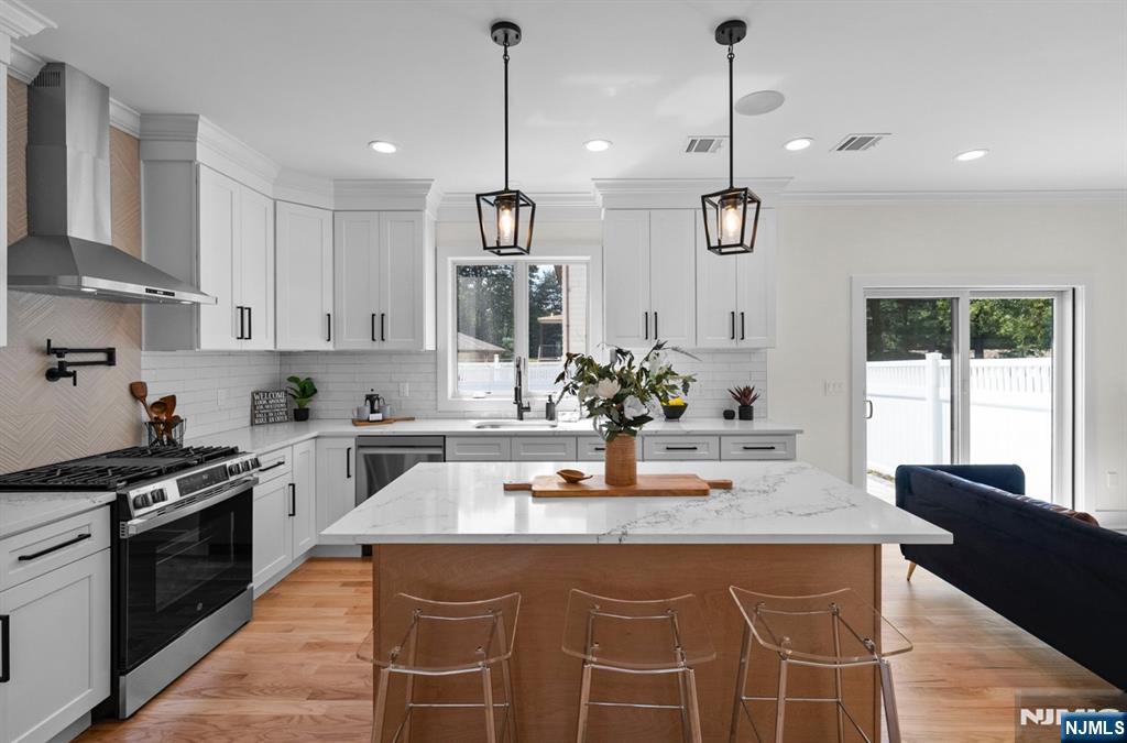 Homes for sale in Clifton, NJ | 137 La Salle Ave, Clifton, NJ 07013 | MLS# 25031771