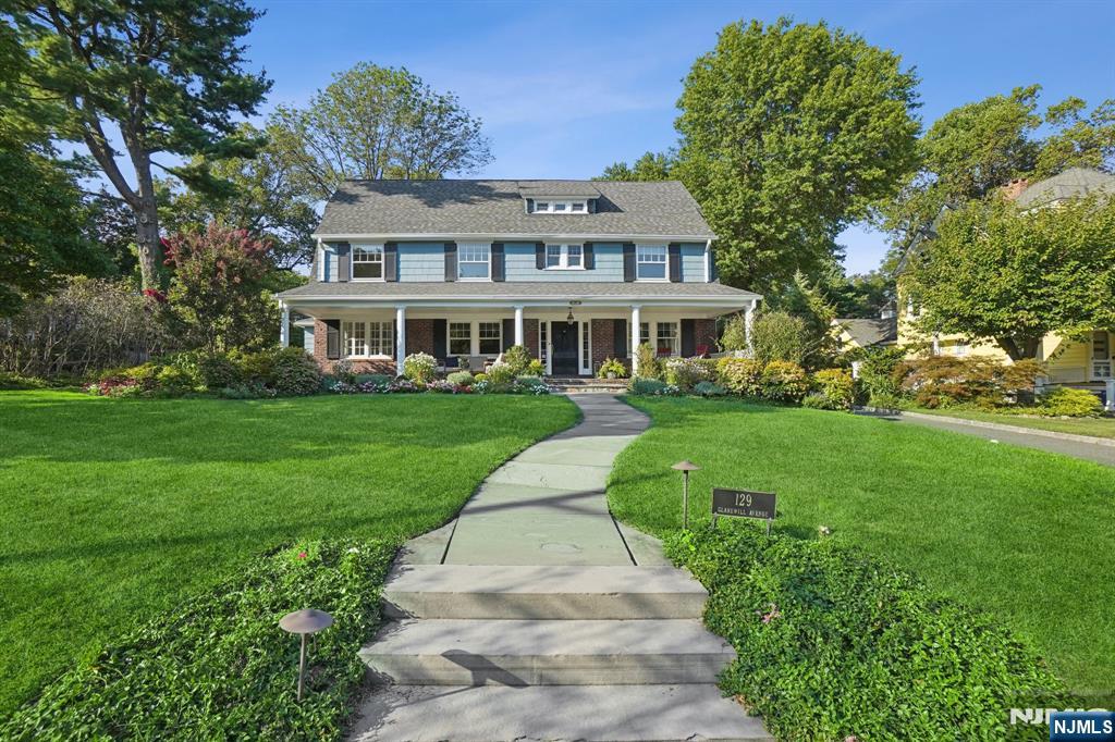 $2,200,000 Colonial