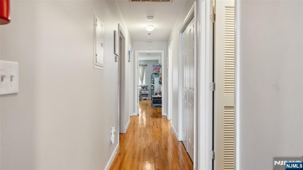 Homes for sale in Newark, NJ | 14 Seabury Ct, Newark, NJ 07104 | MLS# 25031778