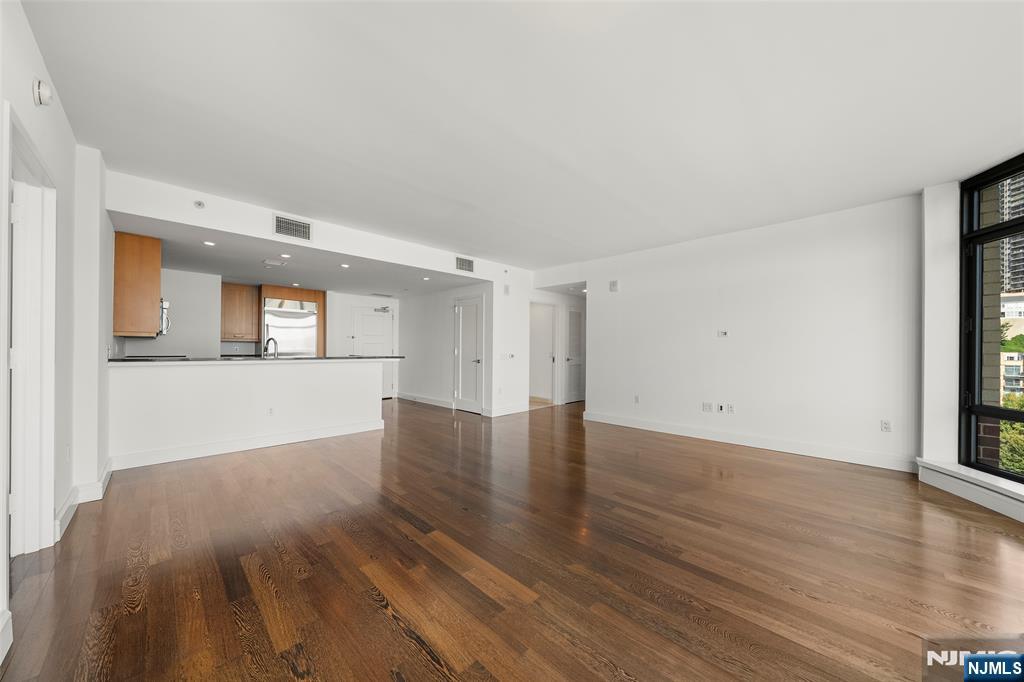 Homes for sale in North Bergen, NJ | 8100 River Rd #815, North Bergen, NJ 07047 | MLS# 25031824