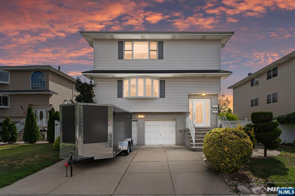 Homes for sale in Secaucus, NJ | 17 Acorn Rd, Secaucus, NJ 07094 | MLS# 25031863